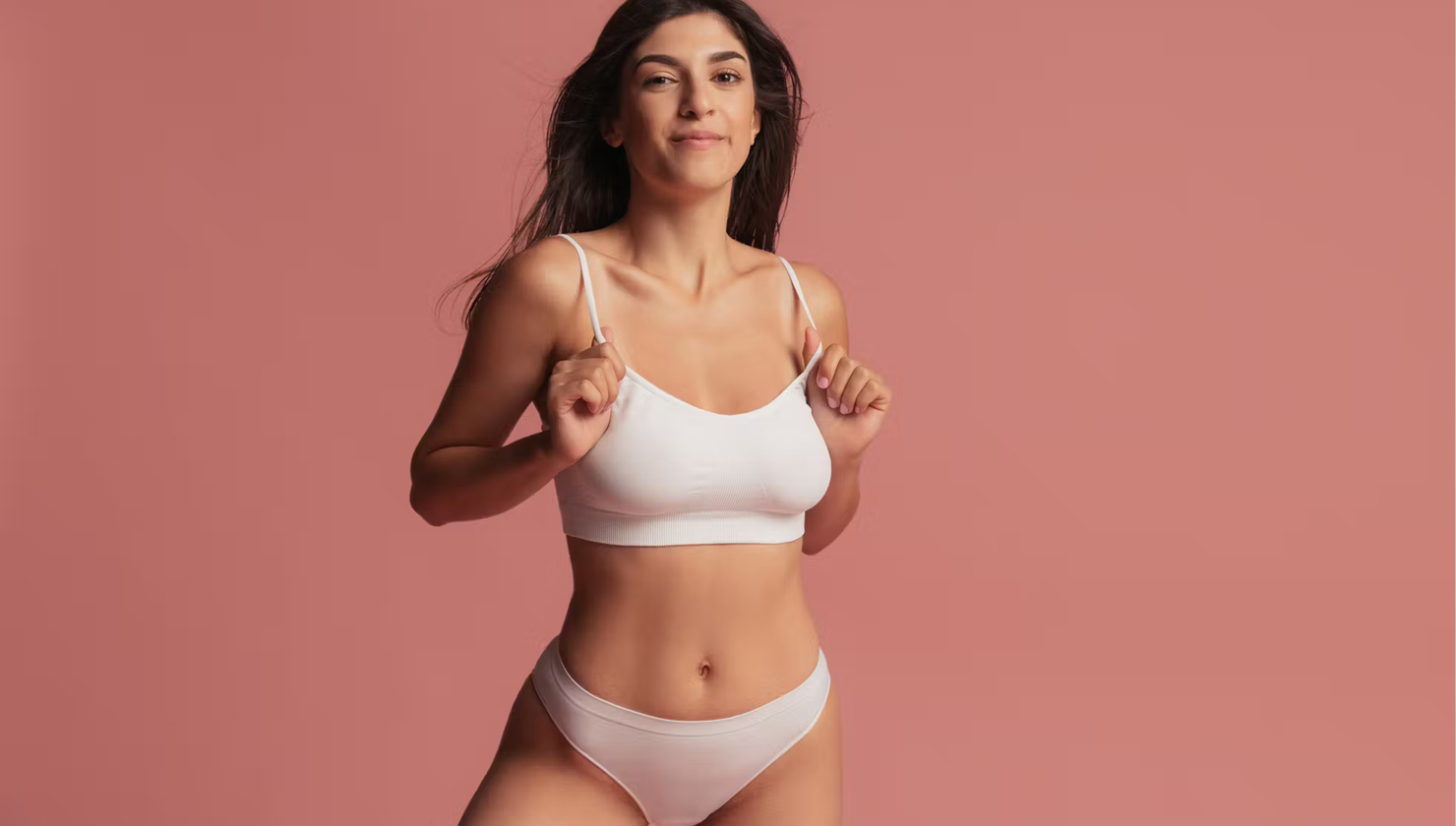 Before and after body contouring surgery in Tijuana by Dr. Illich Navarro showing natural results after massive weight loss.