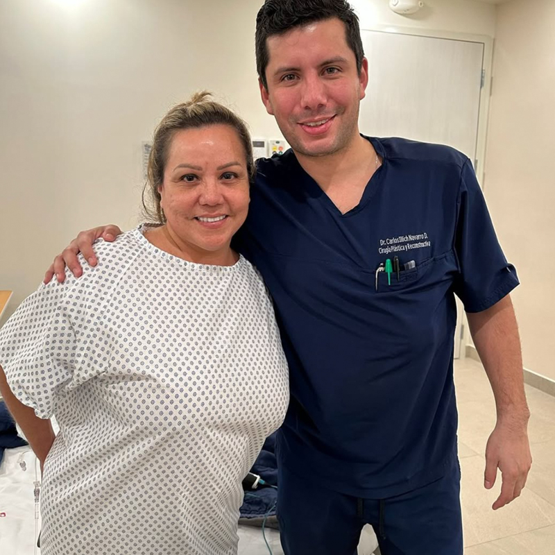 Dr. Illich Navarro with body contouring patients after massive weight loss in Tijuana