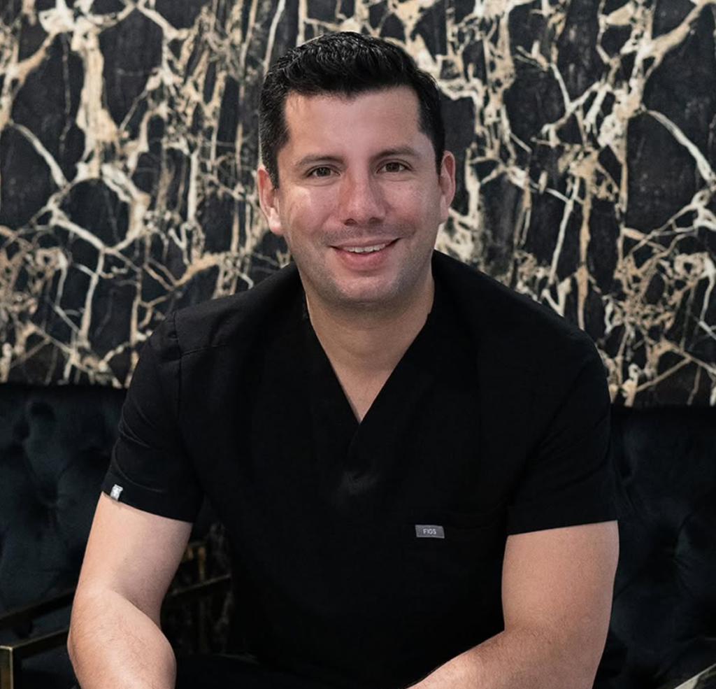 Board-certified plastic surgeon Dr. Illich Navarro specializing in body contouring after massive weight loss and mommy makeover procedures in Tijuana, Mexico